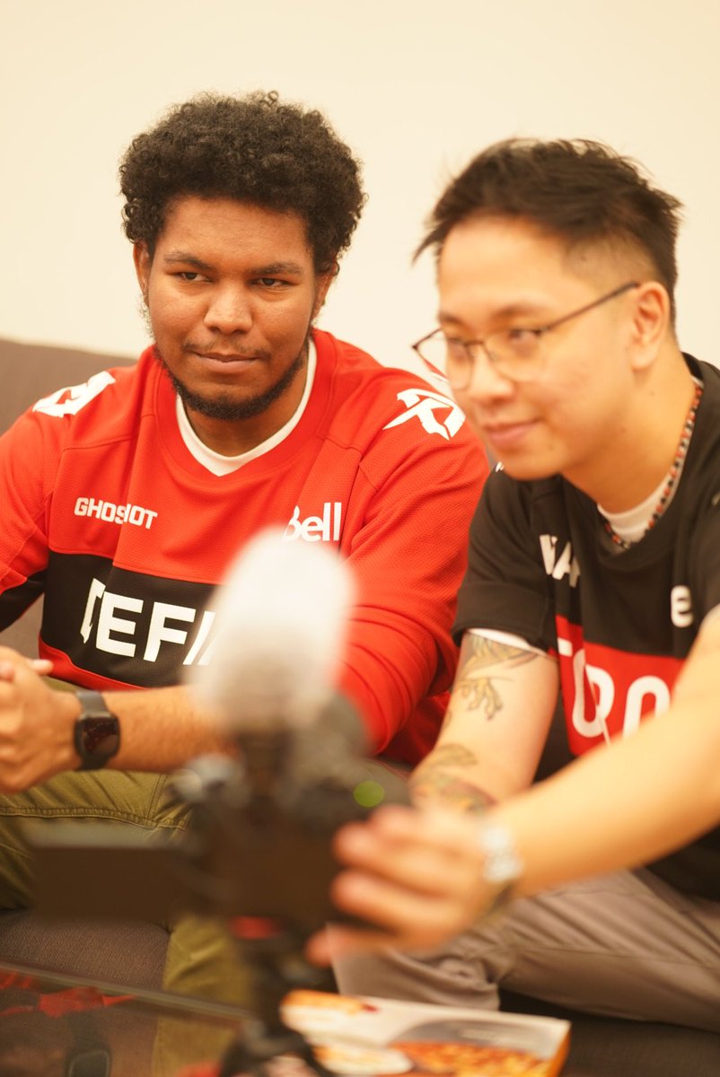 TorontoDefiant's tweet photo. Defiant for a Day Presented by @Bell is a straight vibe ๐ฅฐ
๐ Signed player contract DONE
๐ธ Headshots CAPTURED
๐ฅ Hype video SHOT
And now we waiting for lunch ๐ฅก๐
#RiseTogether | #DefiantForADay https://t.co/oL12goa3oO