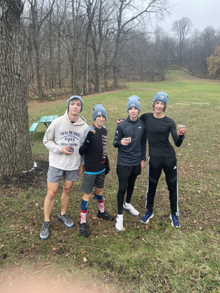 NewPrairieXCTF's tweet photo. These boys put in some solid work this morning. 95 minutes on the trails at Bendix Woods. 

#wintertraining #offseason #hayinthebarn https://t.co/ES60P2d5pa