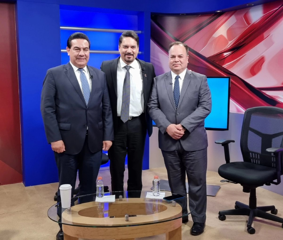 Respaldar al <a href="/ine/">INE</a> significa defender a la institución pública con el mayor nivel de confiabilidad social. Es momento de proyectar y gobernar en áreas realmente urgentes como seguridad, salud, medio ambiente y educación.
El INE debe permanecer independiente.