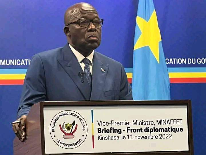 kazadi_peter's tweet photo. Dénonçons unanimement et à haute voix l'hypocrisie des Nations Unies qui empêchent la RDC de se procurer les armes aux fins de se défendre contre l'agression rwandaise. 
La patrie ou la mort, nous vaincrons ! https://t.co/4gasvhGRLw