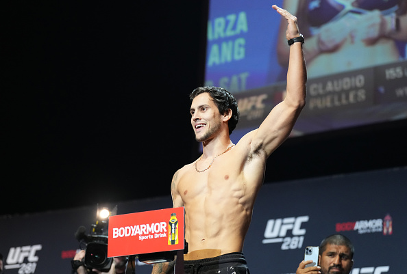 Perú 🇵🇪 va con todo hoy!!! 👊 

<a href="/prince_of_peru/">Claudio Puelles</a> en acción en las estelares de #UFC281 

ESTELARES 10pm ET 🇺🇸 🇵🇪 / 9pm 🇲🇽 / 12am 🇦🇷 / 4am 🇪🇸
PRELIMINARES 8pm ET 🇺🇸 🇵🇪 / 7pm 🇲🇽 / 10pm 🇦🇷 / 2am 🇪🇸
PRIMERAS PRELIMS 6pm ET 🇺🇸 🇵🇪 / 5pm 🇲🇽 / 8pm 🇦🇷 / 12am 🇪🇸