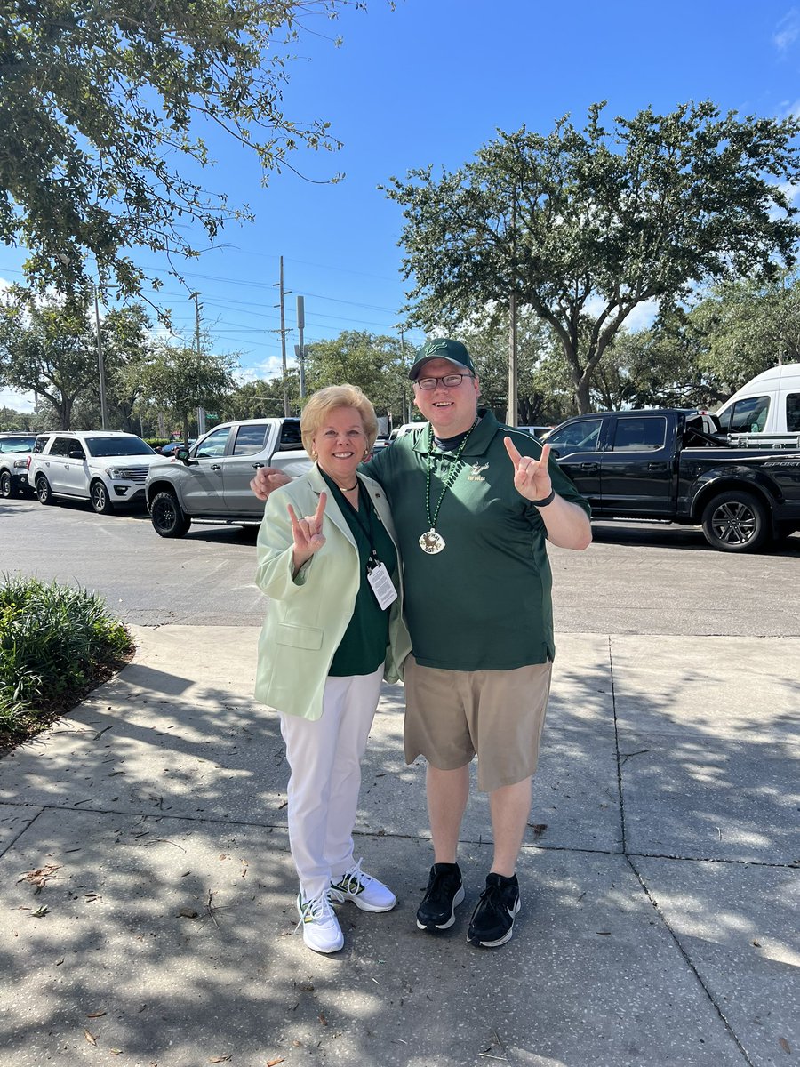 ConnorAkeman's tweet photo. Such a pleasure to meet and talk with @USF_Pres!

1-8 football team with no head coach aside, we’re headed in the right direction. #GoBulls 🤘 https://t.co/eIWIFpAyw2