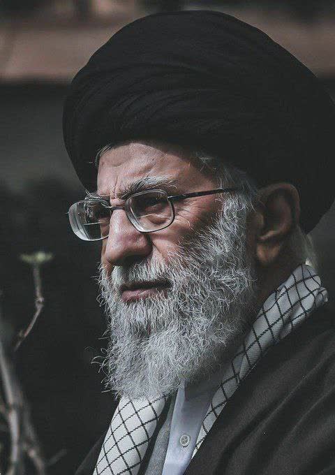 Parvaz176's tweet image. آقا رو از هر طرف ک بخونی،،، آقاست...
#حضرت_آقا
#لبیک_یا_خامنه_ای