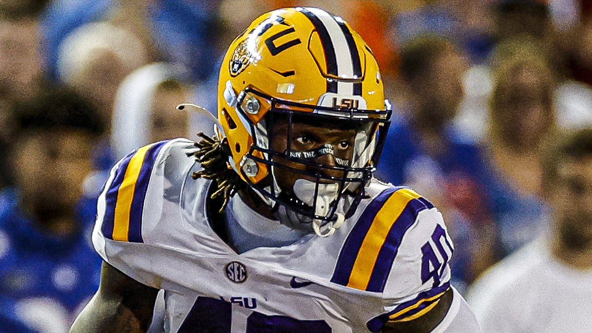 CBSSports's tweet photo. Harold Perkins was an absolute MONSTER against Arkansas:
โข 8 tackles
โข 4 sacks (ties @LSUfootball single-game record)
โข 2 forced fumbles
...and he's a freshman. https://t.co/KLTNx2NA6u
