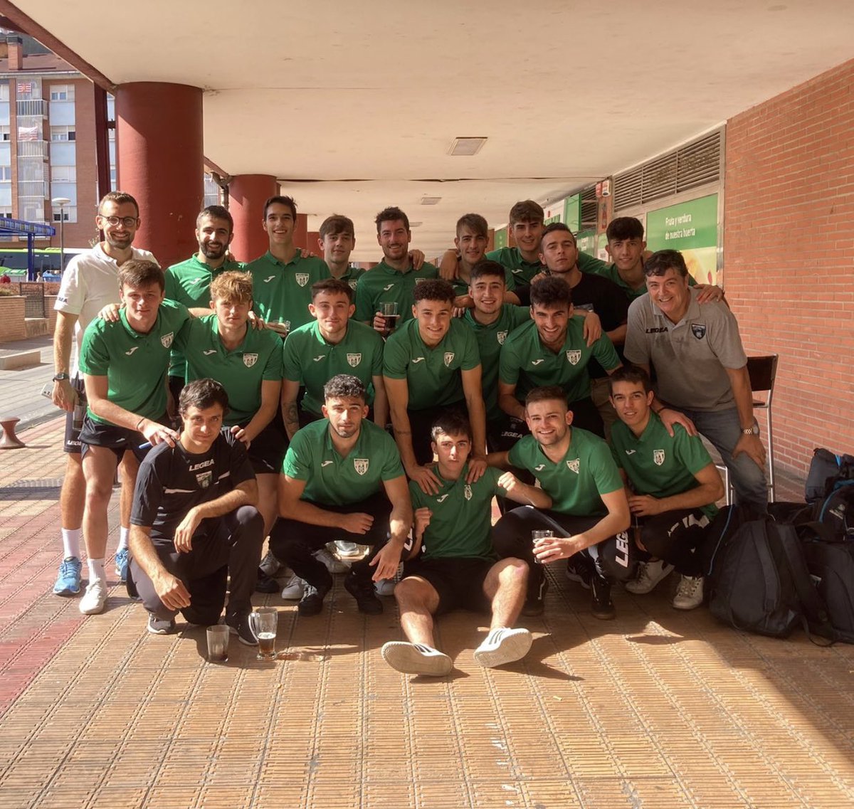 CanteraSRC's tweet photo. 🆕 #SRC_B | FINAL

💪 Finaaaaal en Leioa. Final a una dinámica que nos cargaba las piernas en exceso. Merecidisima victoria de grupo.

💚 En este club las alegrías no vienen solas 🖤

Askartza Claret 1️⃣ Sestao River 3️⃣

⚽️ Del Río, Javi y Lopez

#SRC_B 🟢⚫️ https://t.co/HDD0GIpU50