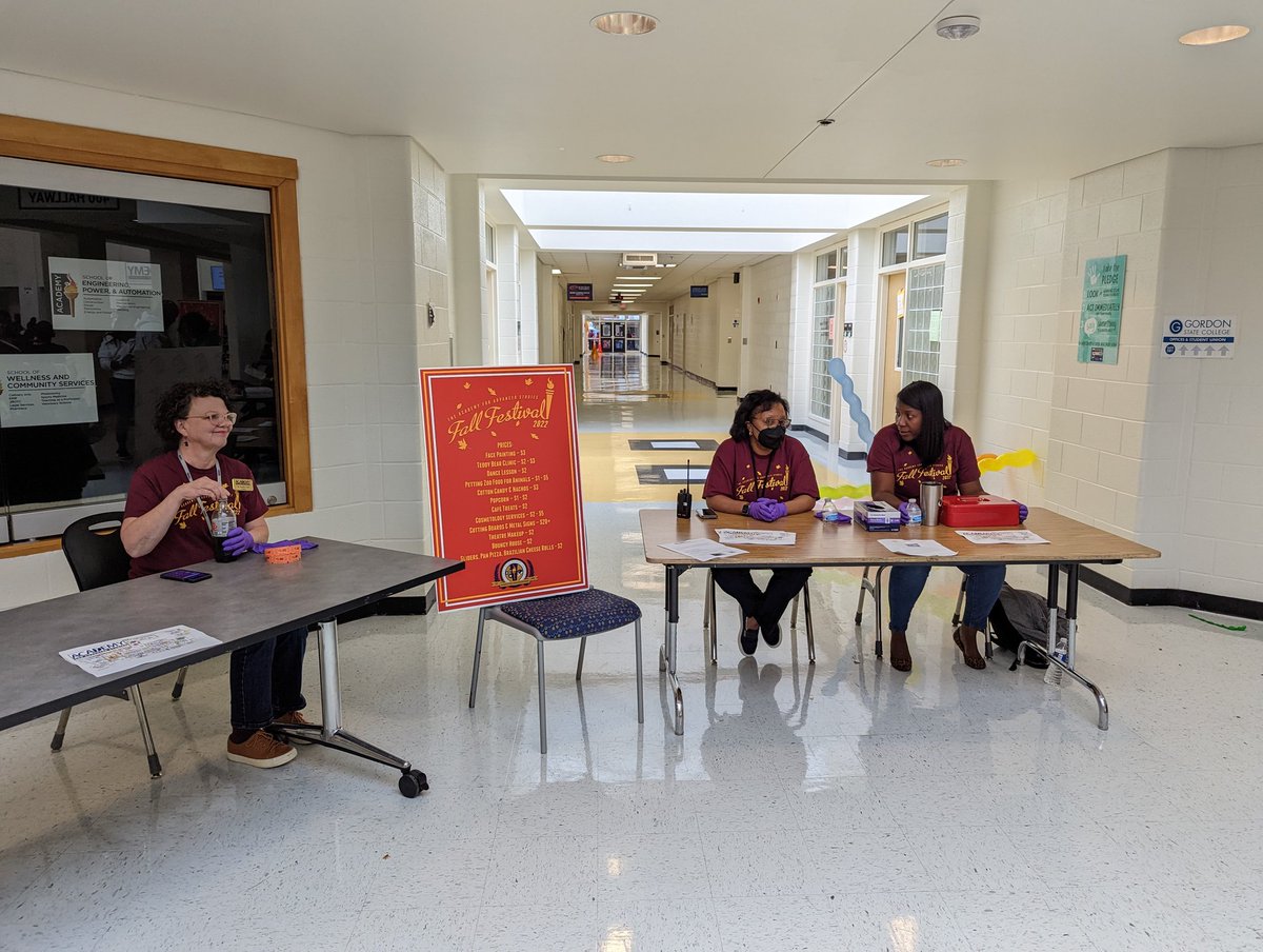 First Annual <a href="/AAS_HCS/">Academy for Advanced Studies</a> Fall Festival off to a great start! #EmpowerTomorrow <a href="/DLinnBwell/">うにゃ</a> <a href="/Toni_Collie/">Toni Collie</a> @shaykele78 @ctae_hcs <a href="/Carrie_marie3/">Carrie Edwards</a>