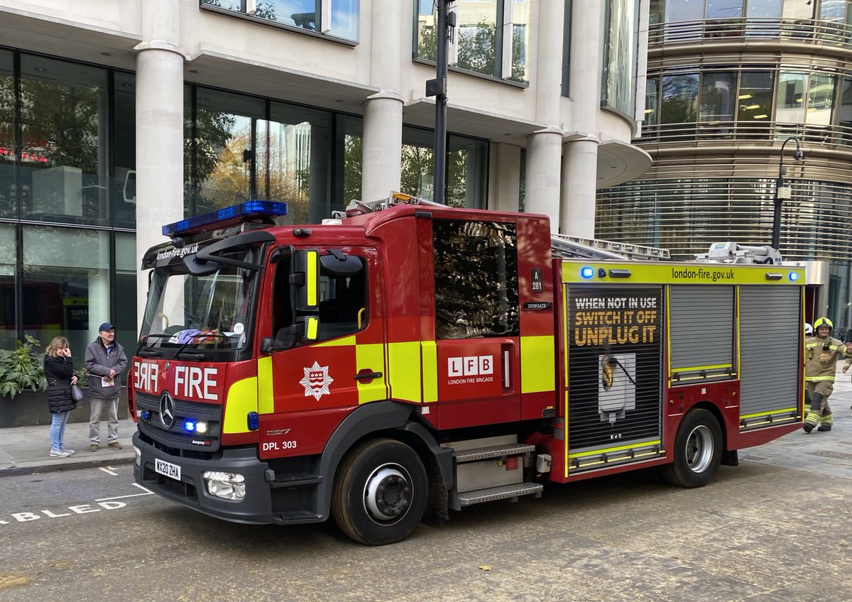 GowmanAJ's tweet photo. First time entry in @lordmayors_show for #Dowgate Fire Station and @LondonFire https://t.co/X5548WPBJX
