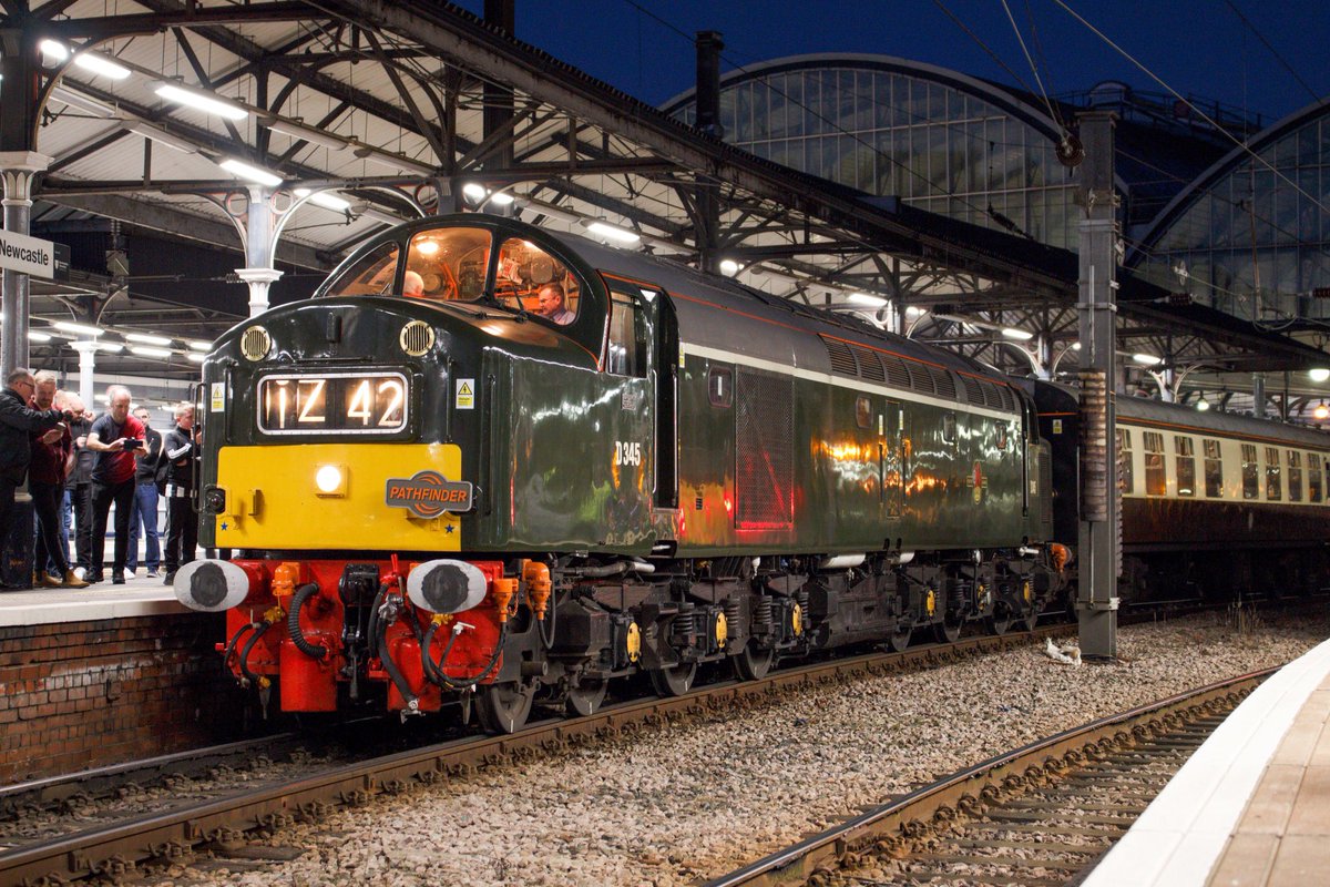 <a href="/PathfinderTours/">Pathfinder Railtours</a> 40145 sits at Newcastle central waiting for the green light from Newcastle to Burton Wetmore on 1Z42. 
12/11/2022

#railtour #whistler #class40 #nightshot #diesel #newcastle