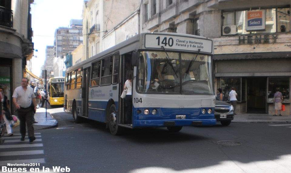 BuseswebRosario's tweet image. Un día como hoy, el 12 de Noviembre de 2007 comenzaba a operar la #EmpresaMixtaTransporteRosario o #LaMixta, comenzó con las Líneas 112N/R, 112Verde(L147), L115, L126/127, L131/132. Luego con la caída de Las Delicias, tomó L138/139, L140. Y cuando Rosario Bus se desligó de L141.