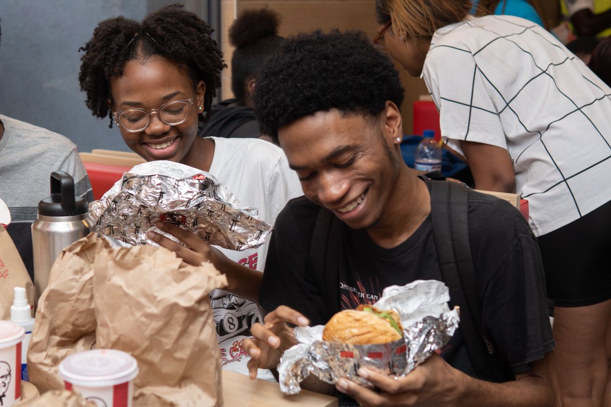 kfcjamaica's tweet photo. UWI Crew! We're glad to be back OPEN and FRYING on Mona Campus!
#KFC #KFCUWI #UWI #UWIMona #BackOpen #NowOpen #Zinger #KFCZinger #BOGO #HalfOff #UWICampus #OpenAndFrying https://t.co/r8oovgQDl6