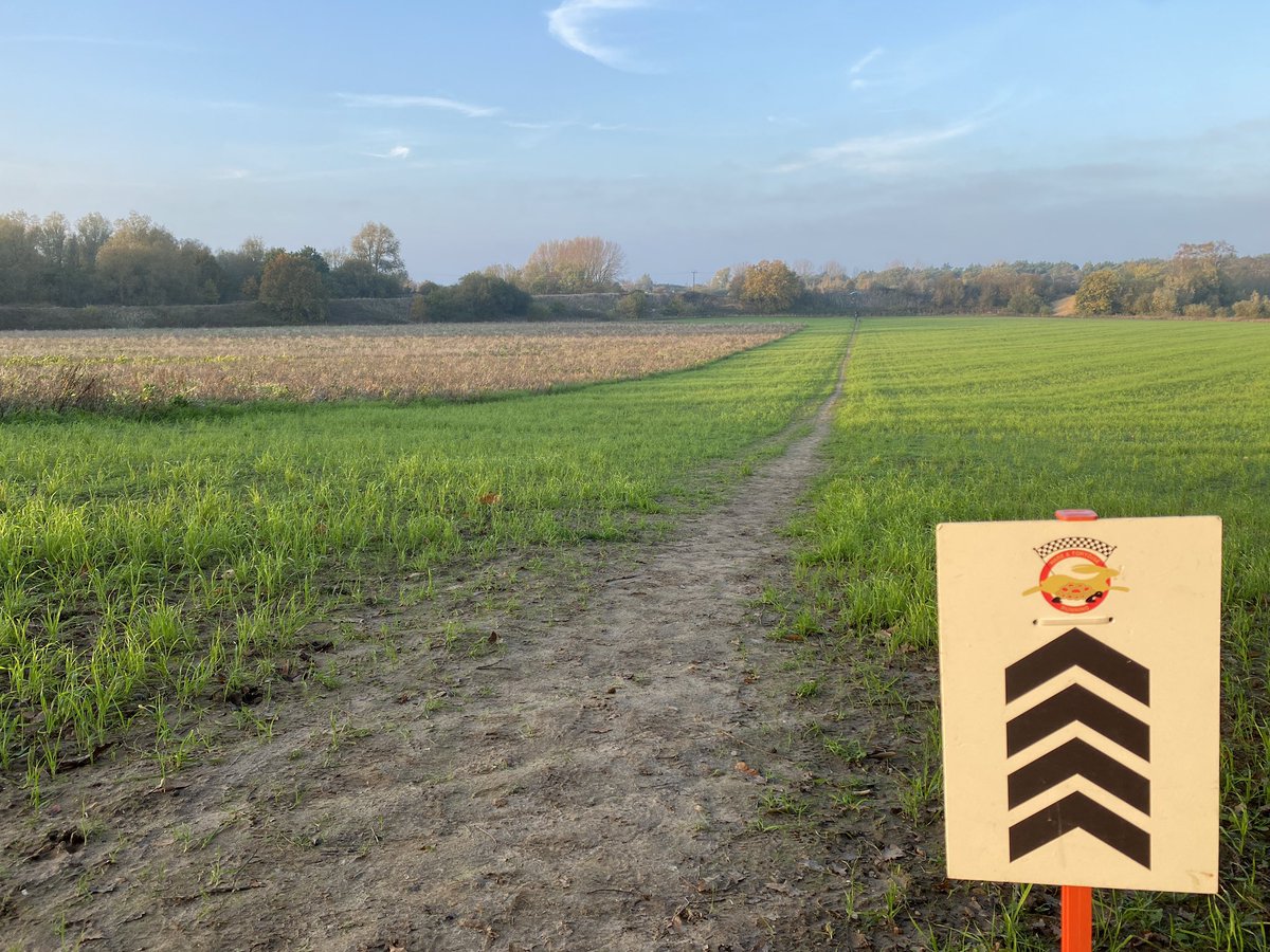 HareTortoiseLtd's tweet photo. The weather looks fantastic for tomorrow and the course is ready for you all. 

See you all in the morning. #LestWeForget 

@Airbornegunners 
@UKTrailRun 

#hareandtortoiserunning #run #running #runner #runners #trailrunning https://t.co/U8IneE5UQ7
