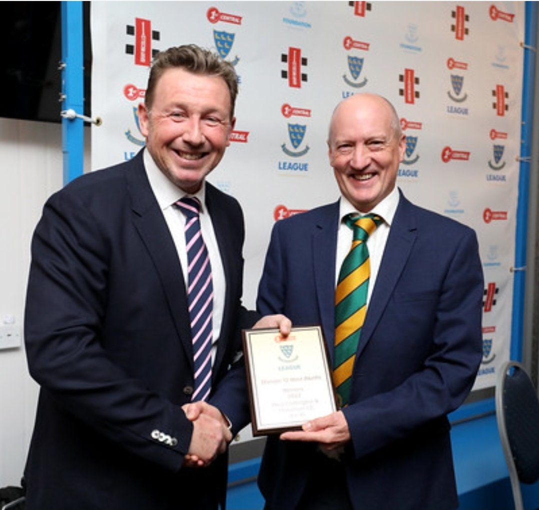 Pictures from the recent @SussexCricketLg awards dinner.

<a href="/RDBCroft10/">Robert Croft</a> was on great form!