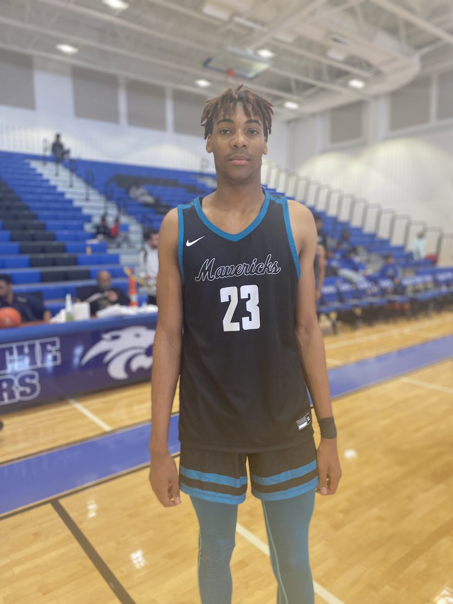 chrishynes3_'s tweet photo. Pasadena Memorial tops The Woodlands 56-43.
@ExposureOtr #HouTipOff
PLAYER OF THE GAME
‘24 6’9 Robert Miller started slow but really ramped it up. Super efficient from the field 9/14. 24p 7reb 4blks.
Did a little bit of everything. Dunks, threes, and low post work. https://t.co/uJr3NKqh1K