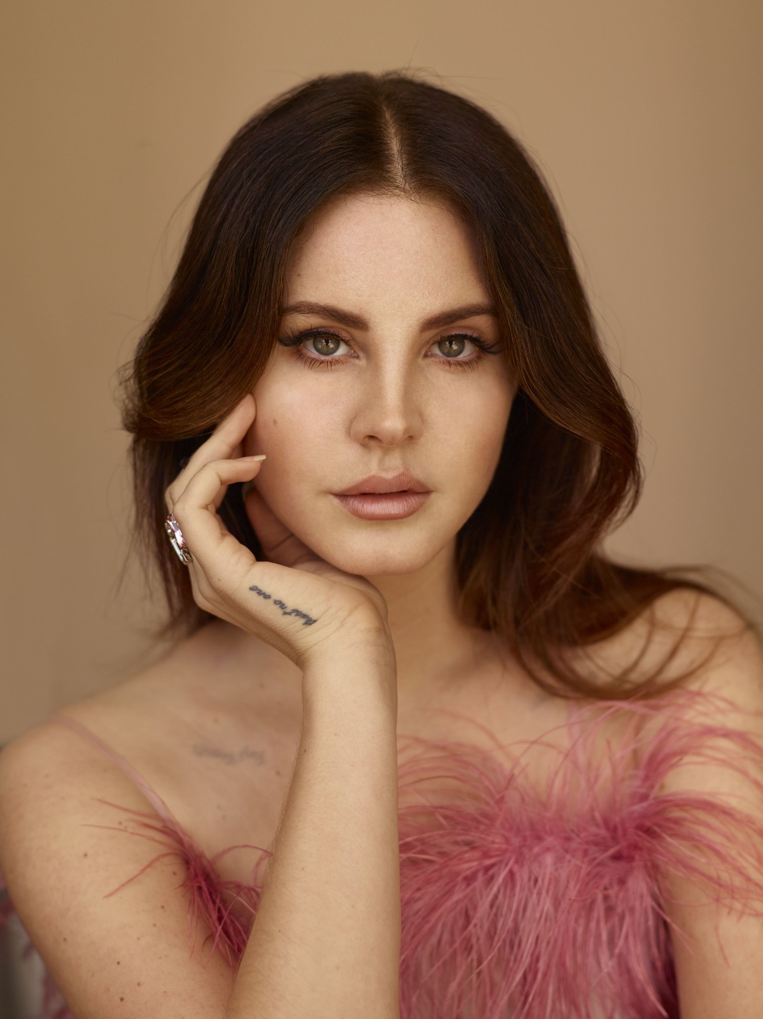 lana-del-rey-charts-on-twitter-lana-del-rey-is-now-the-14th-female