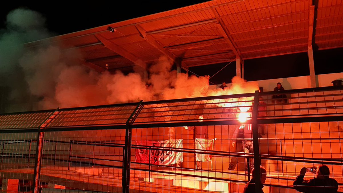 sandalia99's tweet photo. Dopo tre anni è tornato il derby più sentito del calcio popolare sardo. Davanti a un pubblico quanto mai numeroso e assetato i nostri mufloni hanno pareggiato 1-1 contro gli eterni rivali dello Studio Sport (ex caffè 800)
#sandalia99 #sassari #calciopopolare https://t.co/s22TD2wGZr