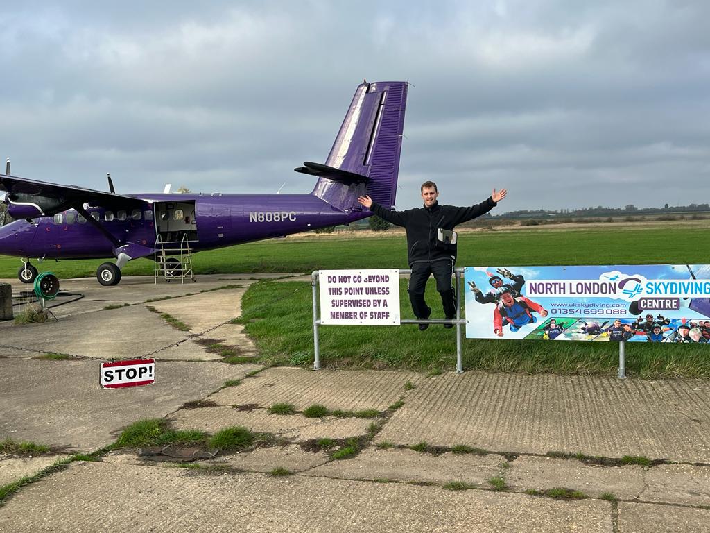 What a feeling! 15,000ft up, £430 raised since the 1st (and counting). Thank you to everyone who donated and supported to help mental health charities. Movember still has a lot in store! 

Donate here:
uk.movember.com/mospace/148276…