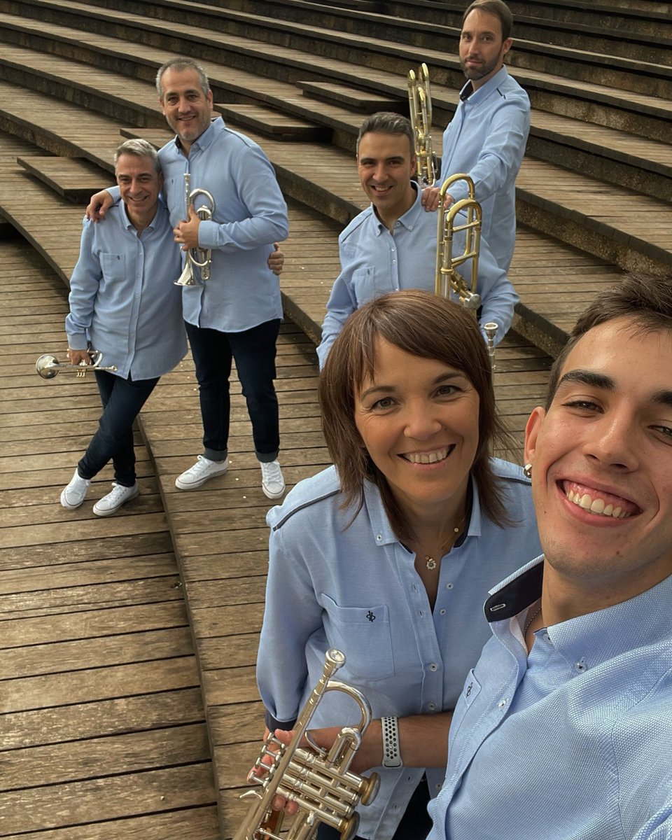 spainopenbrass's tweet photo. Que cansado es grabar, pero ¡qué divertido! Vaya mañanita más intensa hemos tenido… ¡¡seguro que ha merecido la pena!! 🥳🎺🎹🥁
.
.
.
#openbrass #spainopenbrass #brass #trumpet #trombone #drums #stomvi #upsound #upsoundexperience #music https://t.co/rrmyr3U8Yi