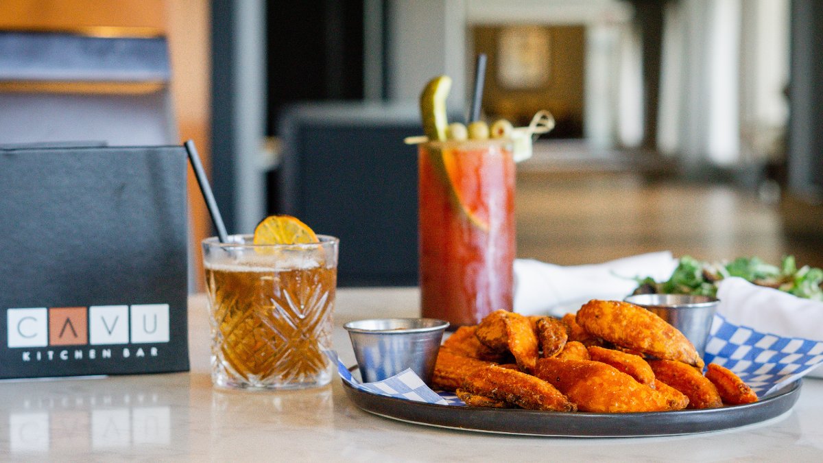 Happy hour is the best hour of the day! 😉🍻

Join us from 3-5pm &amp; 9-11pm and celebrate #NationalHappyHour with us! From yam wedges, to flatbreads and charcuterie boards we have something for everyone.

Learn more: cavukitchenbar.com

#RichmondMoments #HappyHour