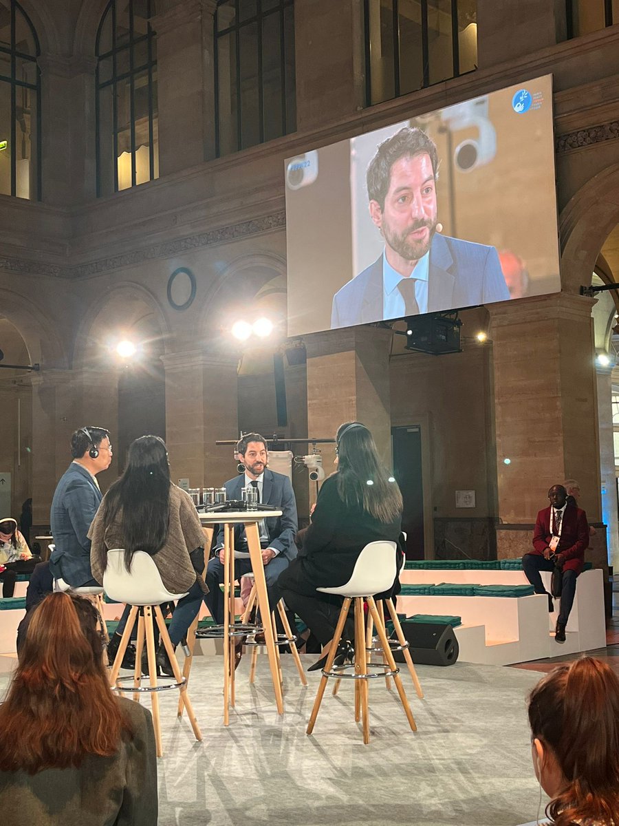 alexis_laff's tweet image. #PPF22 One of the #ParisPeaceForum&apos;s 🎯 is to promote voices of the #GlobalSouth in int&apos;l debates; glad they chose @UNDP to moderate the panel on &quot;Learning from Indigenous #HumanRights solutions&quot;!
Great convo on traditional knowledge for global impact w/leaders from Peru 🇲🇽 🇰🇭 🇨🇴
