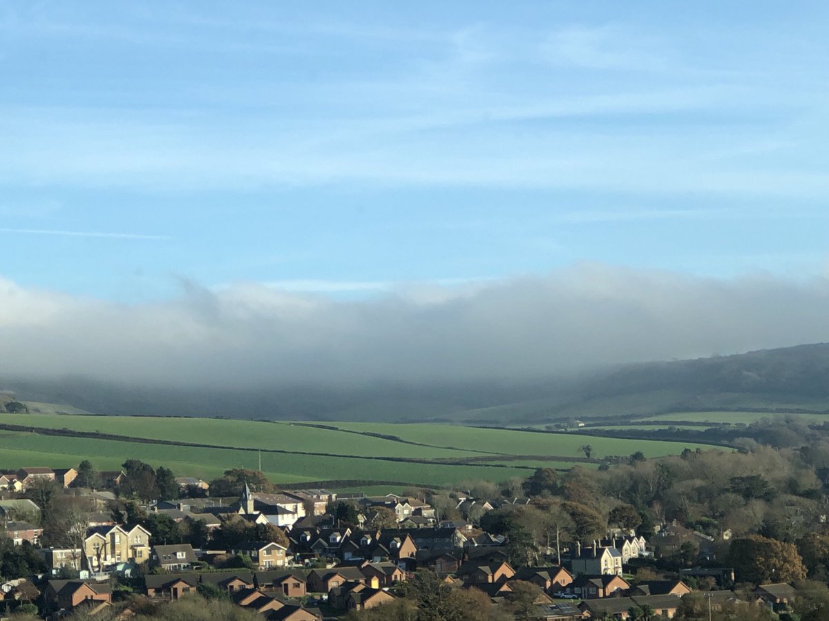 SiriusStar1963's tweet photo. Saturday drive. #Newchurch #Sandford #Wroxall #OrographicCloud #FreshwaterBay #PureIslandHappiness #IOW #Autumnππ https://t.co/6xZcU0qNc5