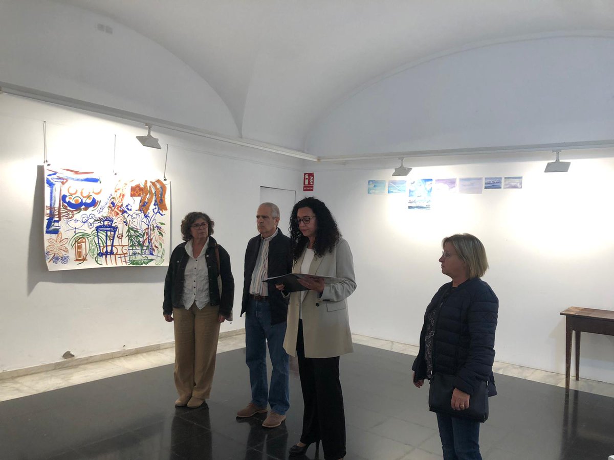 Dipta_cat's tweet photo. #Descobertes recull els darrers treballs de ceràmica, pintura, dibuix i restauració fets per l'alumnat de l'#EscolaArtCultura de @Dipta_cat a #Valls. La diputada Marta Blanch ha inaugurat la mostra a la Sala Sant Roc de @IEV_Valls on romandrà fins al 27/NOV
#DiptaSuma #MésCultura https://t.co/MXmEihhRuh