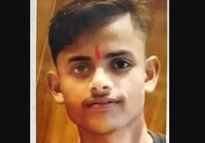 KreatelyMedia's tweet image. 🚨ये अभागी माँ को न्याय नहीं मिला 

5 Muslims accused in #RupeshPandey murder were granted bail by Hazaribagh District Court 

Apparent Reason - #CBI delayed the charge sheet 

Cc @HMOIndia @AmitShah @PMOIndia @BJP4India @narendramodi 

#JusticeDenied #RupeshPandey