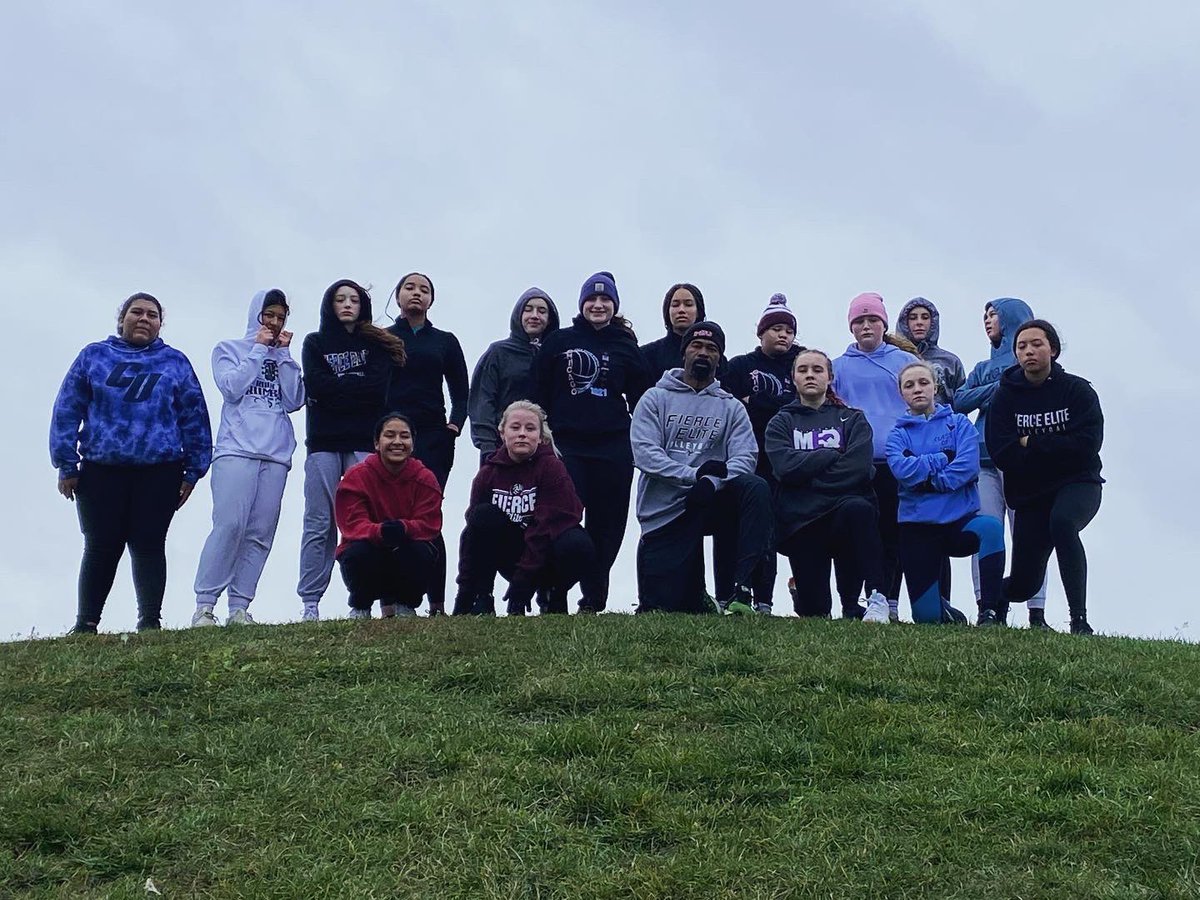 fierceelitevbc's tweet photo. Climbing the hill! #saturdayworkouts #befierce https://t.co/NMXBb5SNL7