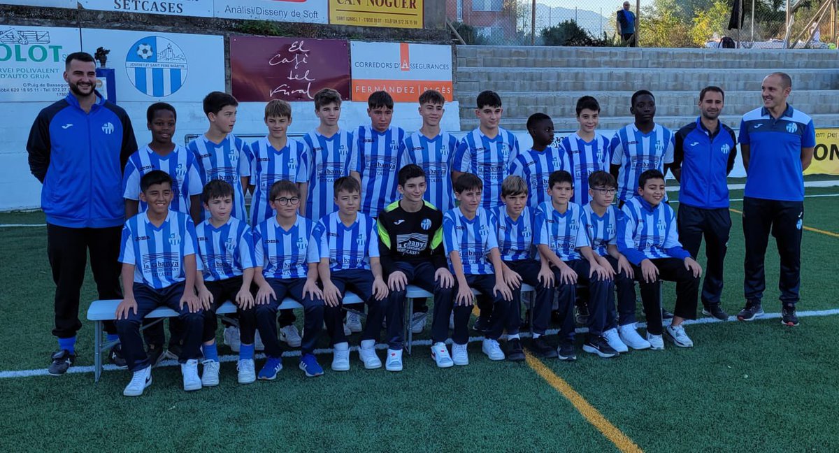 Avui hem gaudit de la presnració del futbol base del <a href="/olotjspm/">JSPM</a> , hem comptat amb la presència de l' <a href="/Aniol_SA/">Aniol Sellabona</a> i Jordi Bonet de la <a href="/FCF_CAT/">Federació Catalana de Futbol</a> . Dia fantàstic!!!!