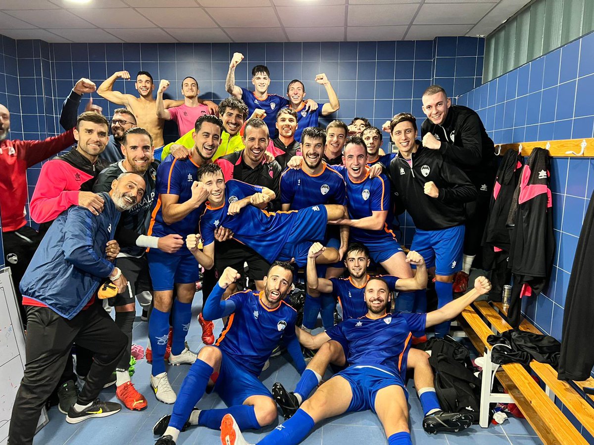 Marcosbr5's tweet image. Ya lo decía Sabina 

Que manera de aguantar
Que manera de crecer
Que manera de sentir
Que manera de soñar
Que maneras de aprender
Que manera de sufrir
Que manera de palmar
Que manera de vencer
Que manera de vivir

@cdjavea ❤️🤍💙
🤩🤩🤩🤩