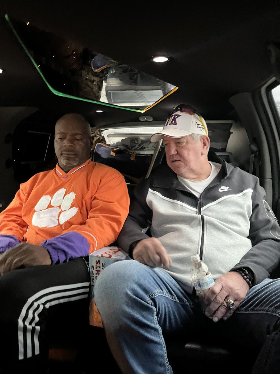 Kramer9Tommy's tweet photo. Headed north, join Ed MaDaniel and myself at Billy’s Bar in Duluth tomorrow for the game! https://t.co/R7FHmfIHh9
