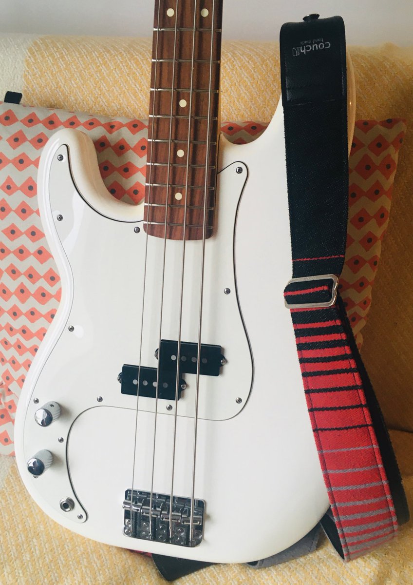 Cheers <a href="/CouchUSA/">Couch Guitar Straps</a> 🙌 best straps in the biz. Vegan leather, upcycled sparkling vinyl and recycled upholstery from an 80s VW Golf GTi. Up with this sort of thing.♻️✨

couchguitarstraps.com