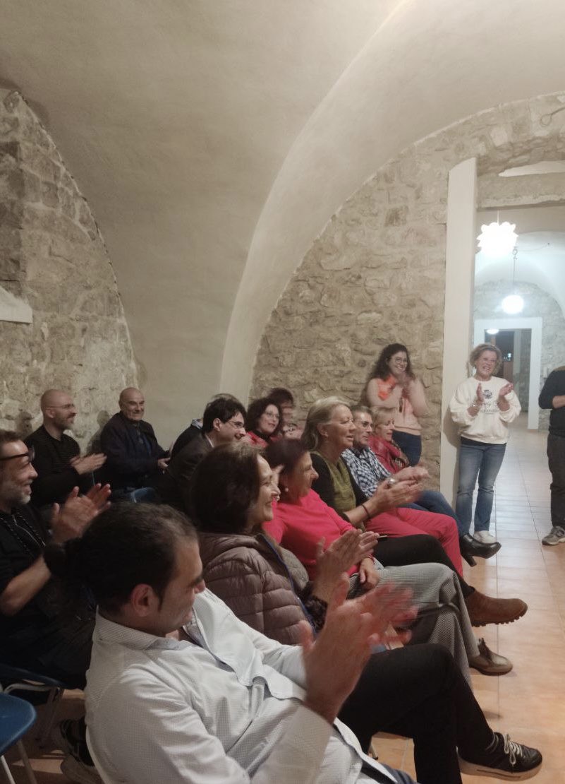 progettokome's tweet photo. INFORMAZIONI: 339.4263492

"A Mantice Spiegato, la Fisarmonica, uno strumento moderno"

Open Day Fisarmonica con il Maestro Gianni Amore, il Maestro Rocco Cannizzaro ed il Maestro Natalino Scaffidi, Docente dell'istituto musicale V Bellini di Caltanissetta.

#kome
#komecomiso https://t.co/g5O3rGDHyU