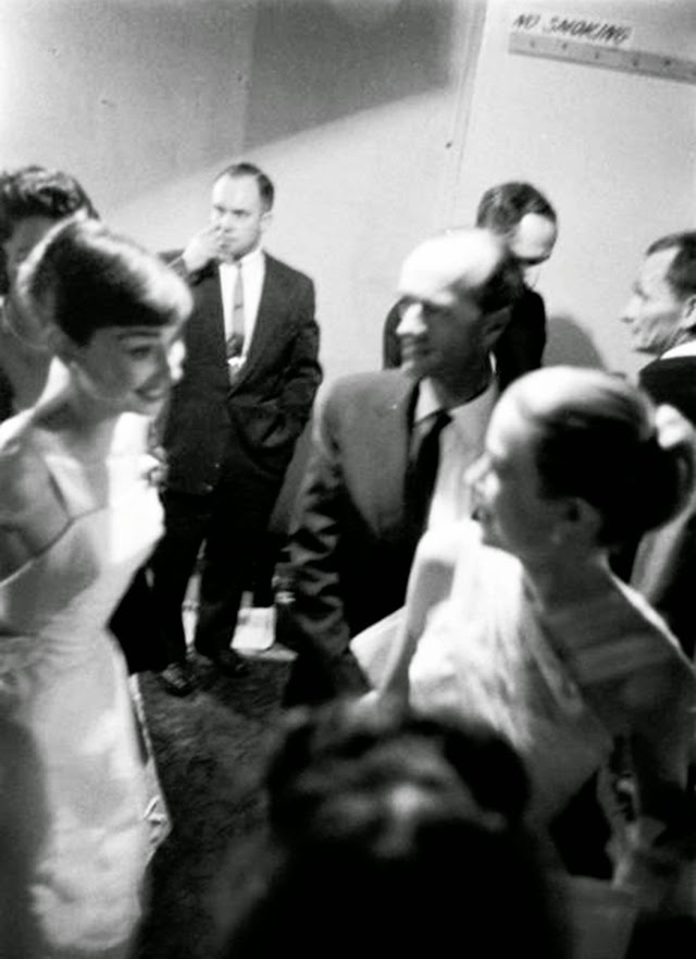 SoAudreyHepburn's tweet photo. Happy Birthday to Grace Kelly 
⠀
Audrey Hepburn and Grace Kelly photographed backstage at the 28th @theacademy Awards, 1956 https://t.co/LhQwRVNauF
