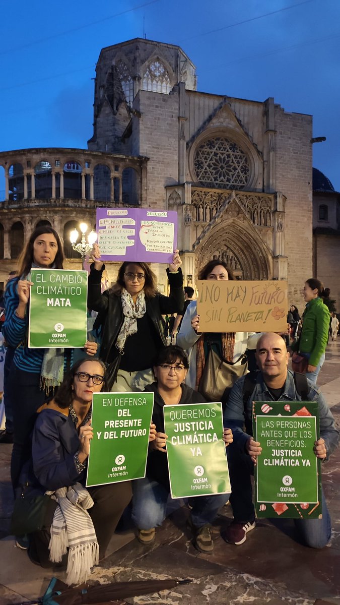OIenValencia's tweet photo. Hoy estamos desde #Valencia unidas al grito #JusticiaClimaticaYA
Exigimos soluciones reales y urgentes. No #SolucionesQueIndignan
#12NxClima @OxfamIntermon https://t.co/IJLkeWEFjP