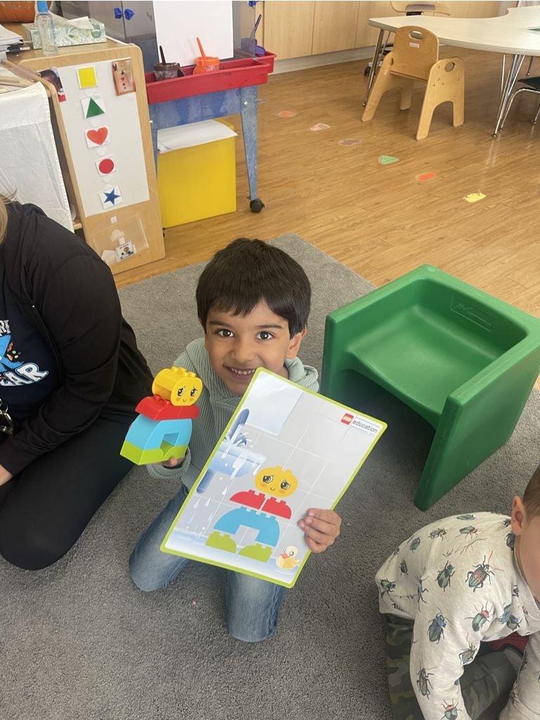 ELC loves having STEM back in preschool! Thanks <a href="/DamianoSTEM/">Ms. Damiano</a>!! ❤️🦓 <a href="/BarringtonELC/">Early Learning Center</a> @WeBelong220