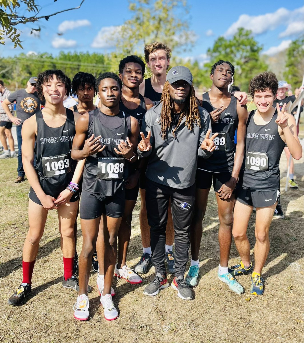 MichaelSheley7's tweet photo. RV Blazer XC! Team 12th! Mac 8th! GREAT To Be A BLAZER! #RVNextLevel #YoungWeR @RVBlazersTFXC @MCulbertson_RV @RidgeViewSports @jamesann_sheley @DrBrendaMack @DrBrandonRoss @_legendary_don @CoachStackRVXC @coachcp5 @wteure https://t.co/f7f3B6O5ir
