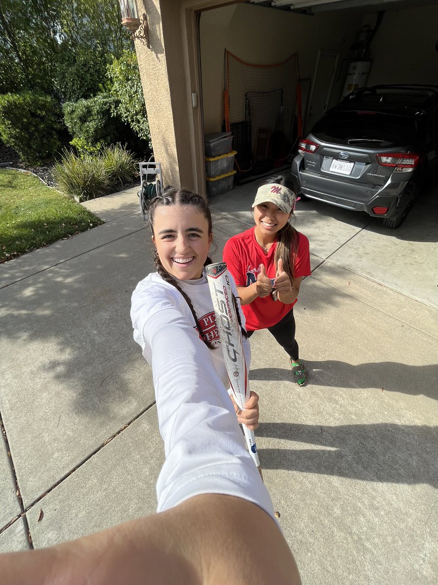 breejohnson2024's tweet photo. Got some morning hitting in with @abbyrhee2024 
#ltg #lovethegame #wakeandwork 
#🦄 #softball #classof2024 
@CoachSingTexas @CoachTarr @JustinShults33 @tairiaflowers @Trisha_Ford @GCarbonatto @DukeCoachYoung @Coach_Ricketts @CaitlinLowe @MelyssaLombardi @StaceyNuveman @USUSBCoach https://t.co/KdYEf669e6