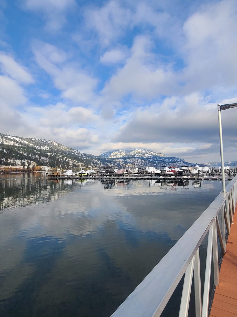 T_legit's tweet photo. #WINTER #waterfront #snow https://t.co/99jh9ylWhZ