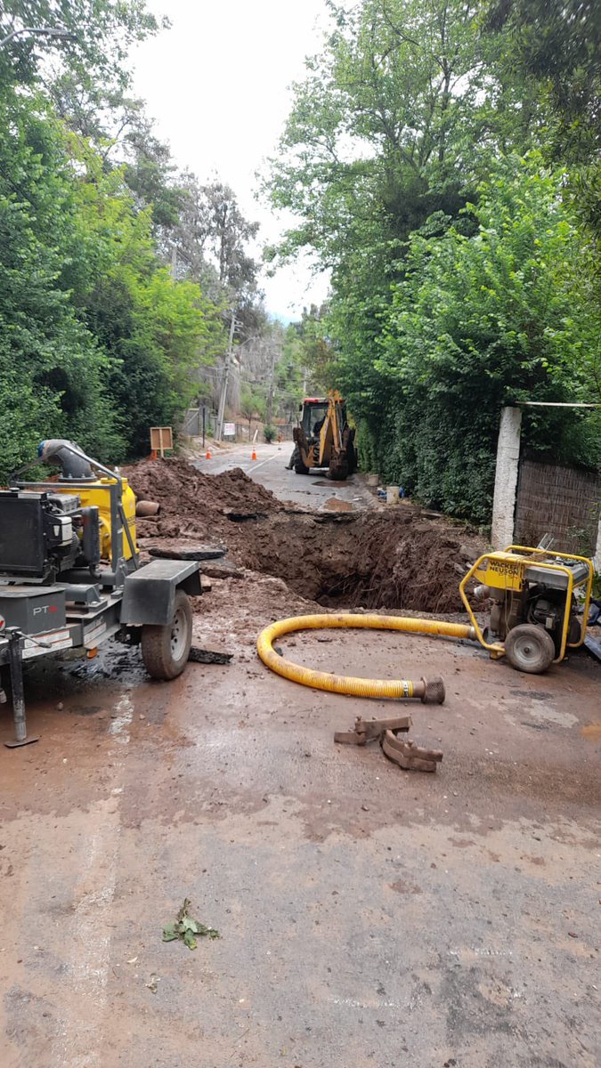 JV14ReinaAlta's tweet photo. Atención @aguas_andinas amplios sectores de la Reina Alta sin agua y sin aviso. Favor @MuniLaReina @lareina_alerta orientación e información!!!! https://t.co/vaaMsR84vS