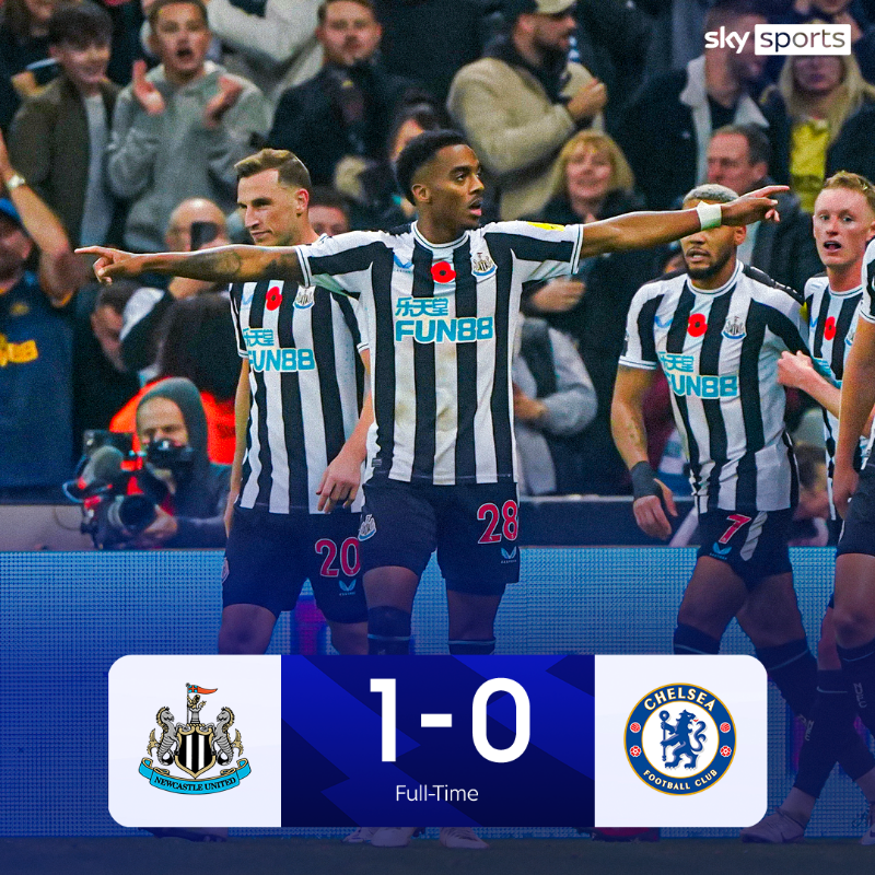 SkySportsPL's tweet photo. Top th̶ree for Christmas 🎄🎁