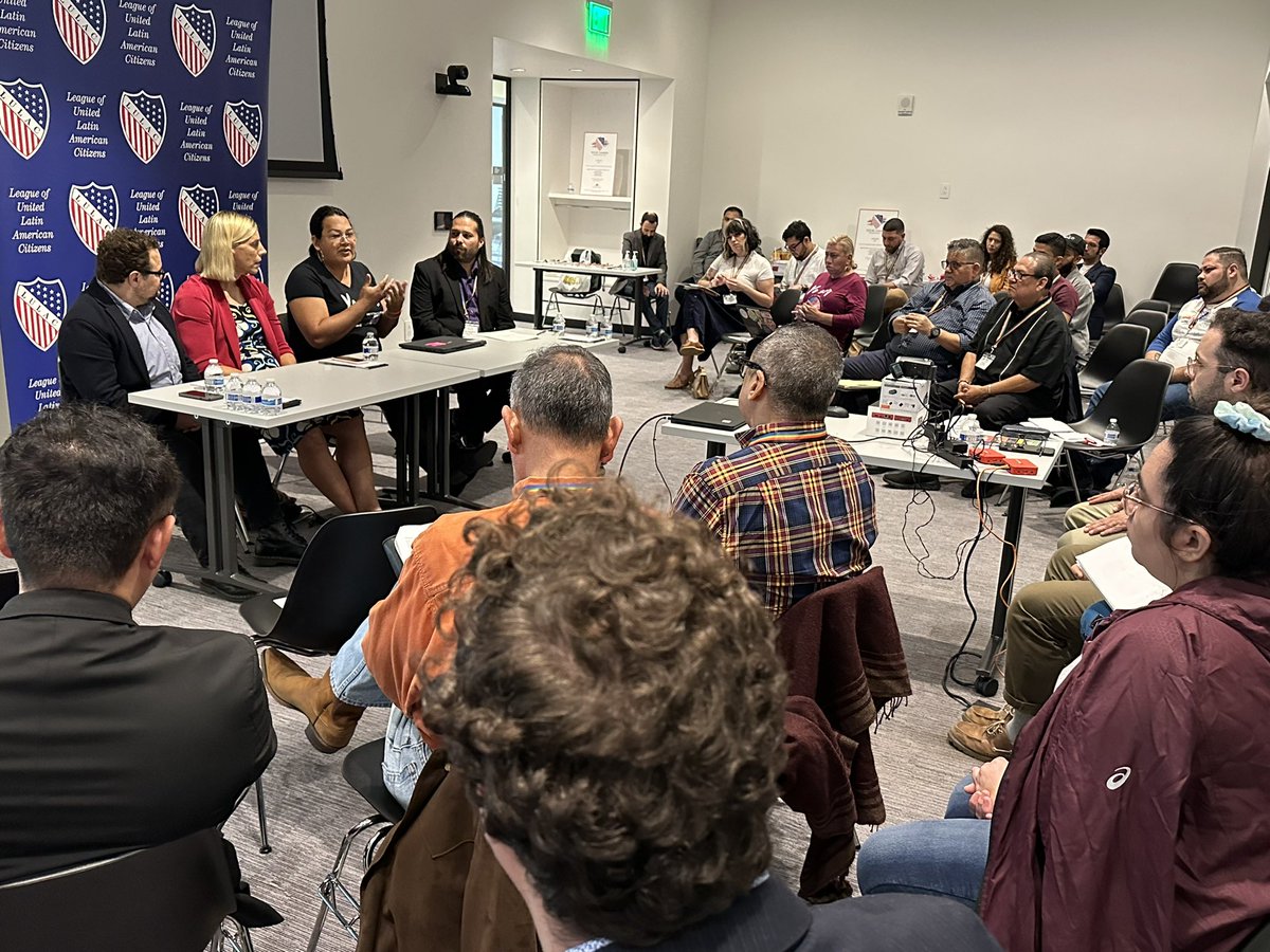 lulaclambda's tweet photo. 2022 LULAC LGBTQ+ Unity Summit hosted a session on #TransRights. We congratulated governors who were re-elected despite being targeted for supporting #translives More work to be done, & @LambdaLegal @TransEquality & @TransLatina_C are showing us the way! #LULACPride https://t.co/23h6Jfjl1t