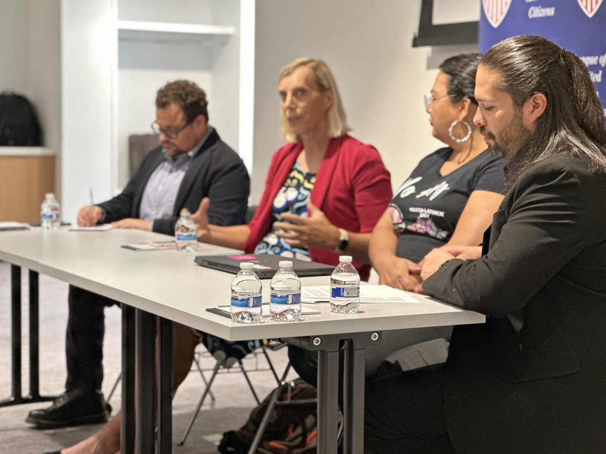 lulaclambda's tweet photo. 2022 LULAC LGBTQ+ Unity Summit hosted a session on #TransRights. We congratulated governors who were re-elected despite being targeted for supporting #translives More work to be done, & @LambdaLegal @TransEquality & @TransLatina_C are showing us the way! #LULACPride https://t.co/23h6Jfjl1t