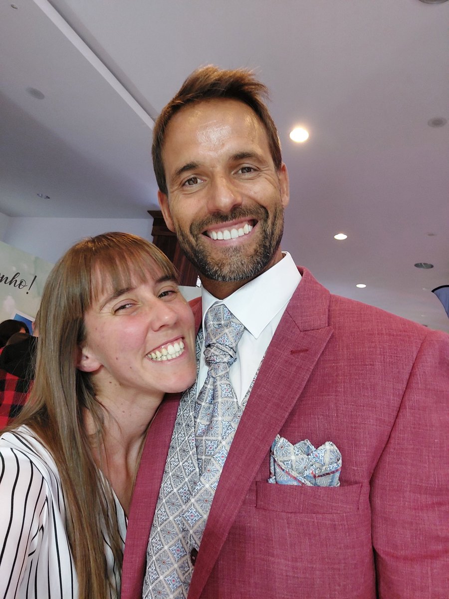 Um reencontro feliz com este casal que nos inspira e nos faz sonhar de tão fofinhos que eles são ❤️

Adoro-os tanto ❤️
<a href="/kellybaronkb/">Kelly Baron</a> / Pedro Guedes