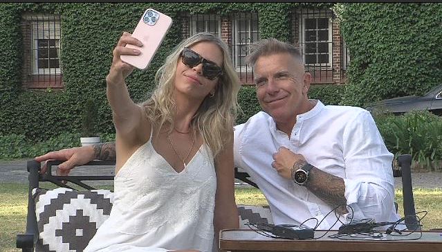 EXCLUSIVO de <a href="/sverdaderos/">Secretos Verdaderos</a> a solas con <a href="/fantinofantino/">Alejandro Fantino</a> y su esposa antes de la ceremonia religiosa en Cañuelas <a href="/noticiasrevista/">Revista Noticias</a> <a href="/caras/">Revista Caras</a> <a href="/Radio10/">Radio 10 - AM 710</a> <a href="/radiolared/">Radio La Red - AM 910 📻</a> <a href="/edubattaglia/">Eduardo J. Battaglia</a> <a href="/PaparazziRevis/">Paparazzi</a> <a href="/LANACION/">LA NACION</a> <a href="/perfilcom/">Perfil.com</a> <a href="/infobae/">infobae</a> <a href="/infobaeamerica/">Infobae América</a> <a href="/holacomar/">¡Hola! Argentina</a>