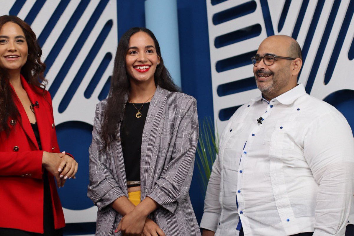 FopppredomTv's tweet photo. Este equipo, cargado de energía, buena vibra y muchas informaciones; está listo para presentarte a partir de las 7:00 PM el contenido de #ElMundodelaPolitica. 

Sintoniza #FopppredomTV en el 73 de #ClaroTV y en vivo por YouTube. 

#FopppredomTV 
#ElCanaldelaPolitica https://t.co/ff0tNQKnAX