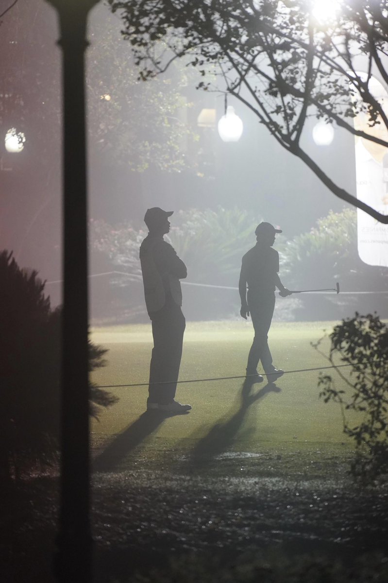 Caddie Tiger Woods: Clocking In for Another Shift 👀❤️ (📸: Reddit)