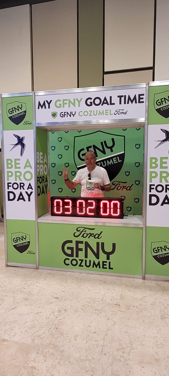 alfreara's tweet photo. Ya en Cozumel rodando ligero para el @GFNYCozumel de mañana con mi equipo #Ligres la mejor compañía d Malu León y mi reto d bajar mis tiempos sustancialmente.
Dios me lo permita. https://t.co/BSZd2Y3biE
