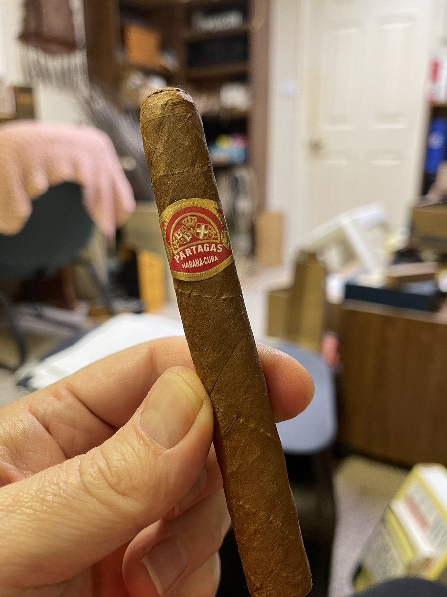 @writercimasuda @Mike_W_Simpson @KOBrien53 @CalvinThomps99 @cdcal @CigarChairman @Not_That_JB @notbuncy @TNHerfin @Midwest_Cigars @bigbucky24 @MFC_182 @RChichuk @reviews_ne @keepmovin2020 @ChefJayTheBear1 @ChacocII @Constan70997526 @PistolCliff @HN_JAD @CigarCosmonaut @CigarBabee @beowulf67 @doc_wil @PuffSmokeNAsh @JARMHABANO @RobustoBabe @nanaimodude @Troker24 @CurivariCigars #NubClub from earlier, and the closer.