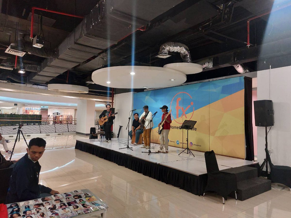 Kemarin sempat mengunjungi project <a href="/Gen1NeverDie/">#Gen1NeverDie JKT48</a> untuk kaka-kaka gen 1 😍, keren bangettt ✨🔥