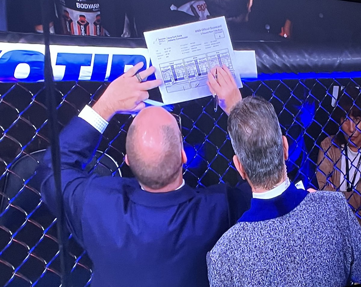 AngieOverkill's tweet image. Bruh… 🤦🏾‍♀️🤦🏾‍♀️🤦🏾‍♀️🤦🏾‍♀️ #UFC281